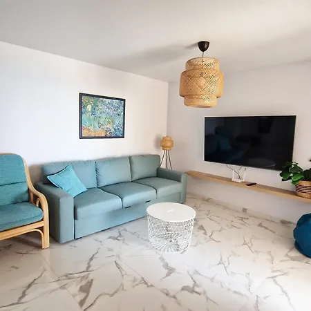 Benidorm, Playa Poniente, Con Vista Al Mar