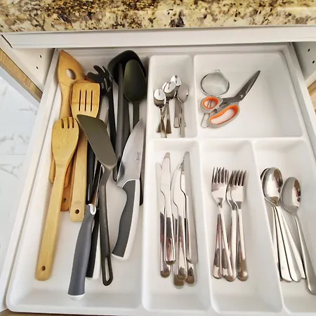 Benidorm, Playa Poniente, Con Vista Al Mar